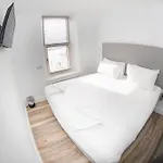 Kcm Urban Retreats Apartament *