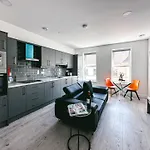 Kcm Urban Retreats 公寓 *