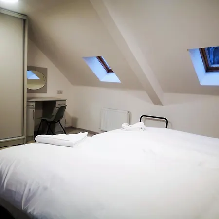 Kcm Urban Retreats Apartment