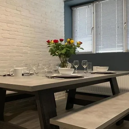 Kcm Urban Retreats Apartment