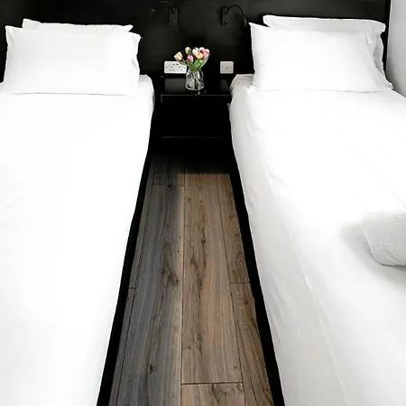 Kcm Urban Retreats דירה קוב