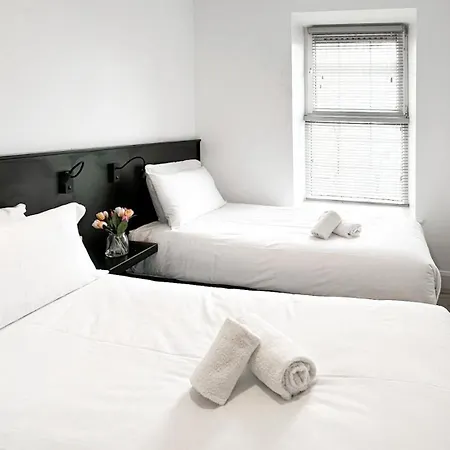 Kcm Urban Retreats Апартаменты *