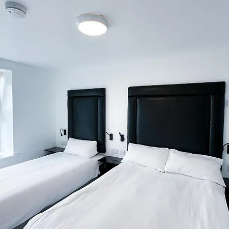 Kcm Urban Retreats Апартаменты *