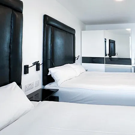 Апартаменты Kcm Urban Retreats
