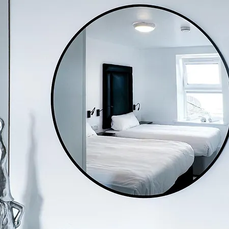 Kcm Urban Retreats Apartamento Cobh