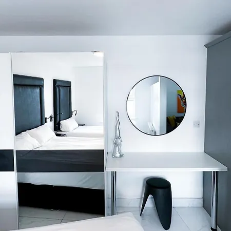 Kcm Urban Retreats كوب