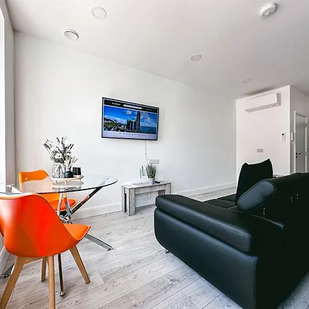 Kcm Urban Retreats Апартаменты