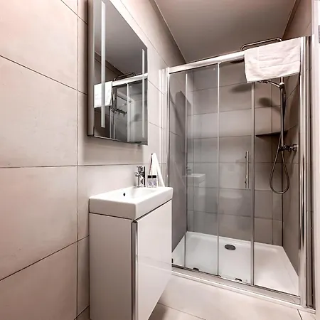 Kcm Urban Retreats דירה