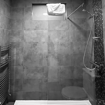 Kcm Urban Retreats * Cobh