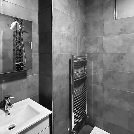 Kcm Urban Retreats דירה קוב