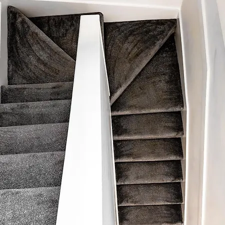 Kcm Urban Retreats Apartamento Cobh