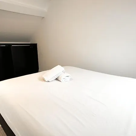 Kcm Urban Retreats Апартаменты
