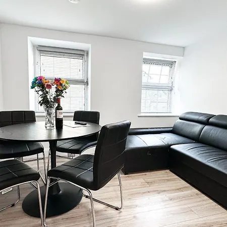 Kcm Urban Retreats דירה