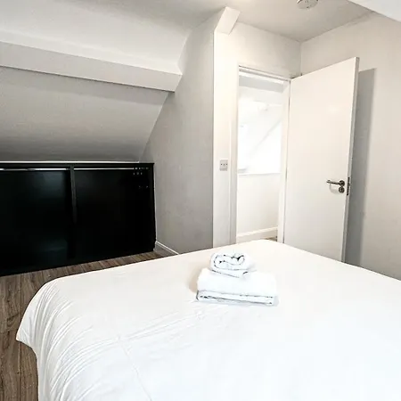 Апартаменты Kcm Urban Retreats