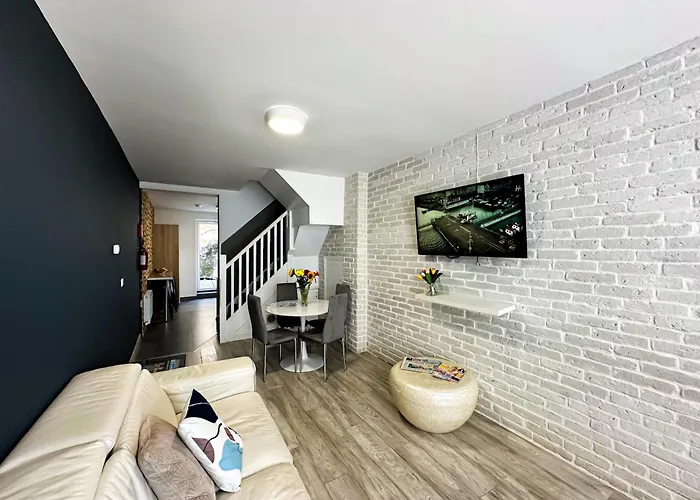 Kcm Urban Retreats Cobh